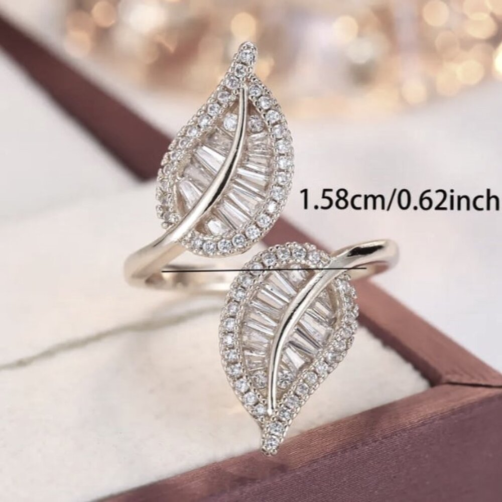 NEW Silver Plated Pave and Baguette Crystal Leaves Ring OS Adjustable - Picture 4 of 4